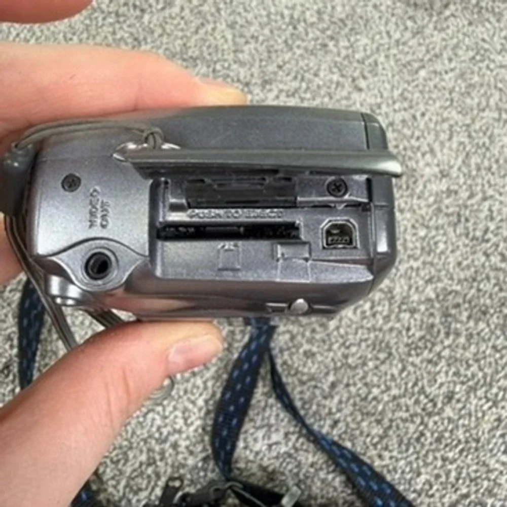 Kodak EasyShare DX4530 Digital Camera 5.0MP 3x Optical Zoom Lowepro NOT TESTED